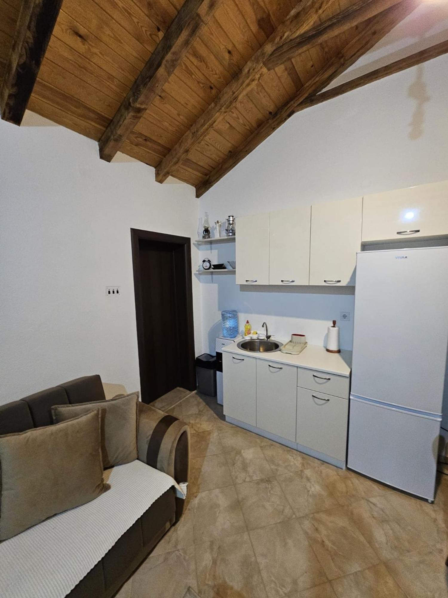Lakeview Apartments Jolicic فيربازار المظهر الخارجي الصورة